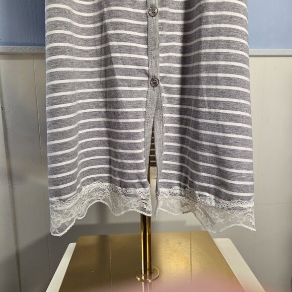 Ekouaer Small Gray White Lace Detail V Neck Button Up Summer Nightgown - Picture 4 of 9